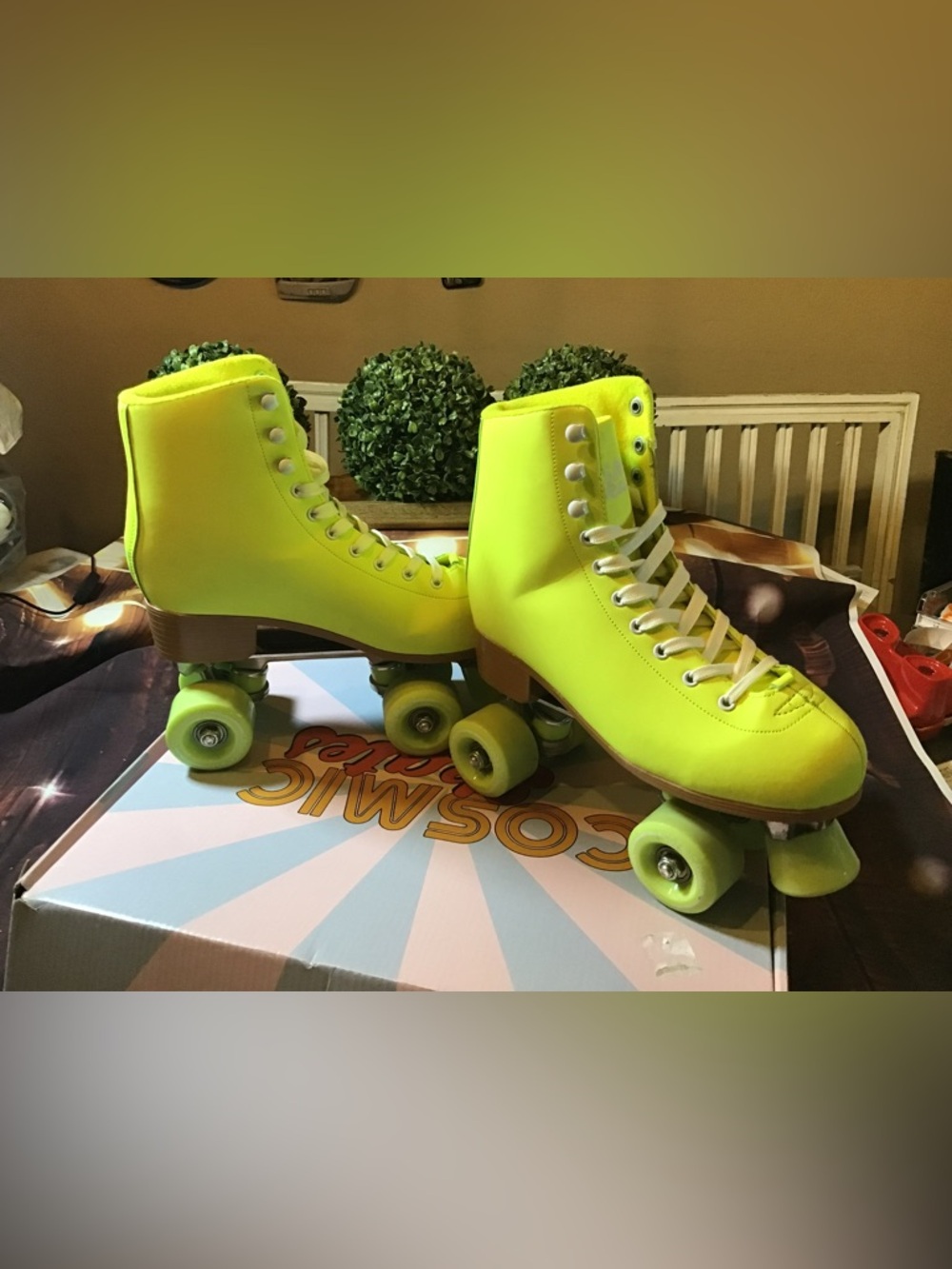 Cosmic skates Josie sign roller skates limelight size US7 w/box - Picture 8 of 10